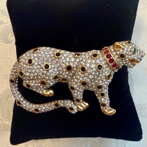 SIGNED SWAROVSKI PAVE' CRYSTAL GOLD LEOPARD PIN ~BROOCH RETIRED RARE - Picture 2 of 7